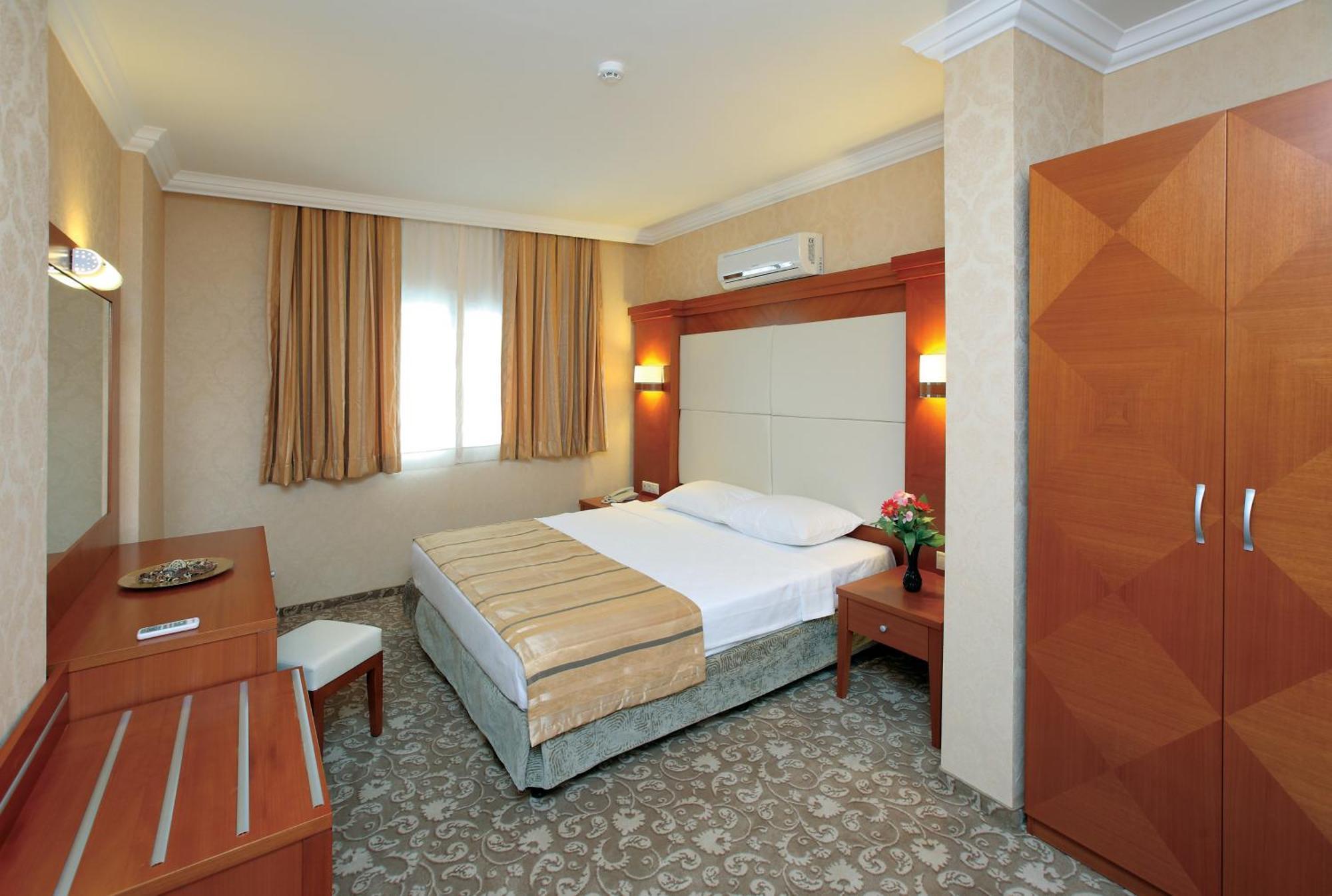 Julian Club Hotel Marmaris Rum bild